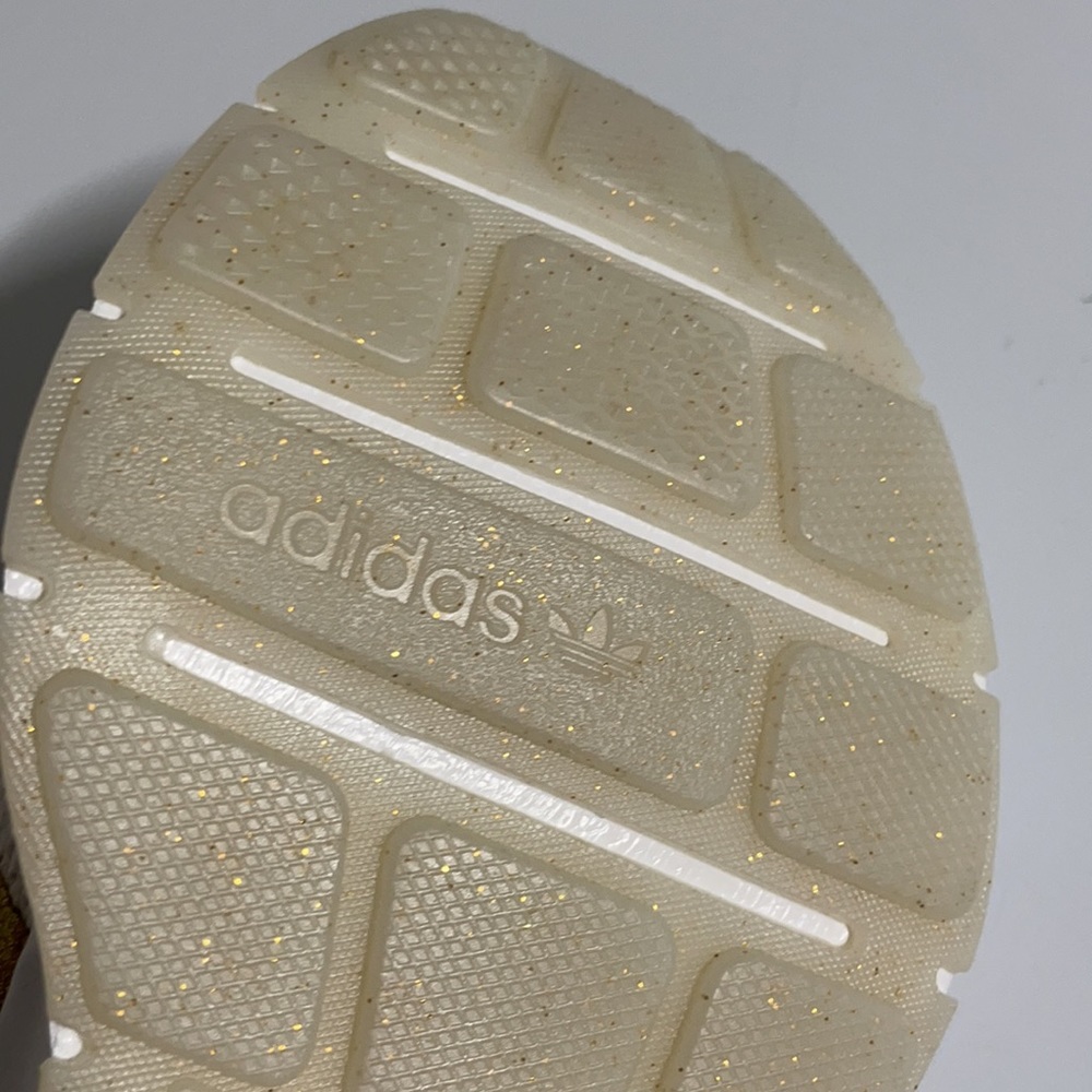 adidas Swift Run White / Gold Womens Shoes - Picture 9 of 9